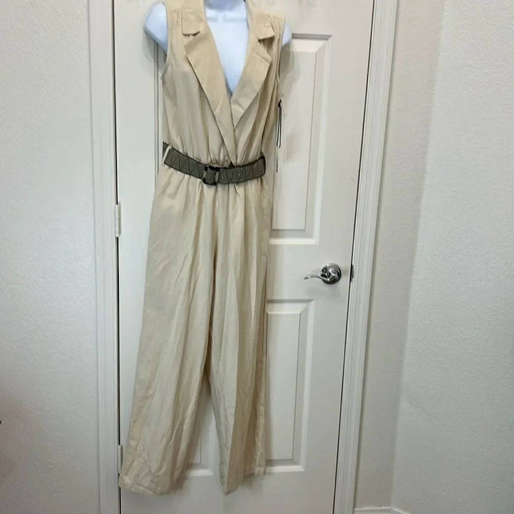 Sincerely Jules Women Medium Khaki Linen Blend Jumpsuit VNeck Belt Short Sleeve